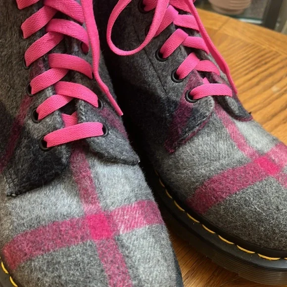 Custom Dr Martens Castel Boots Pink & Gray Plaid Wool Custom Pink Laces Size 10 - Picture 6 of 15